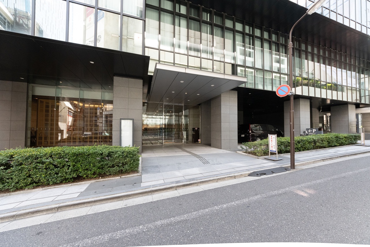 テラス渋谷美竹のエントランス写真（THE BRIDGE株式会社撮影）