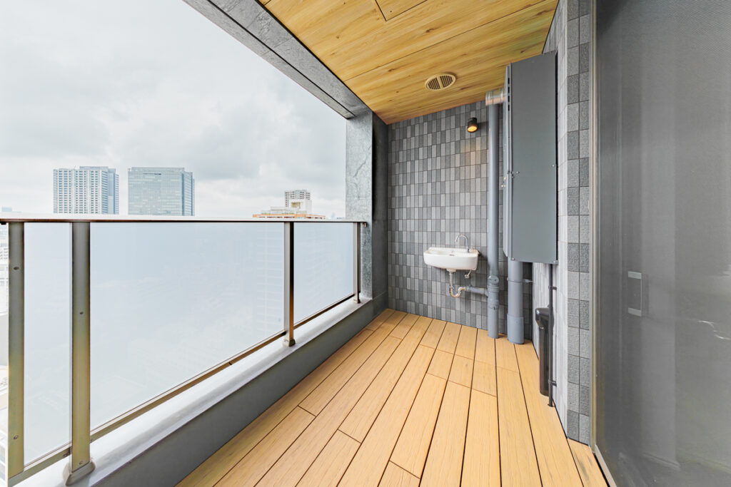 ブランズ千代田富士見のバルコニーからの眺望｜THE BRIDGE株式会社撮影