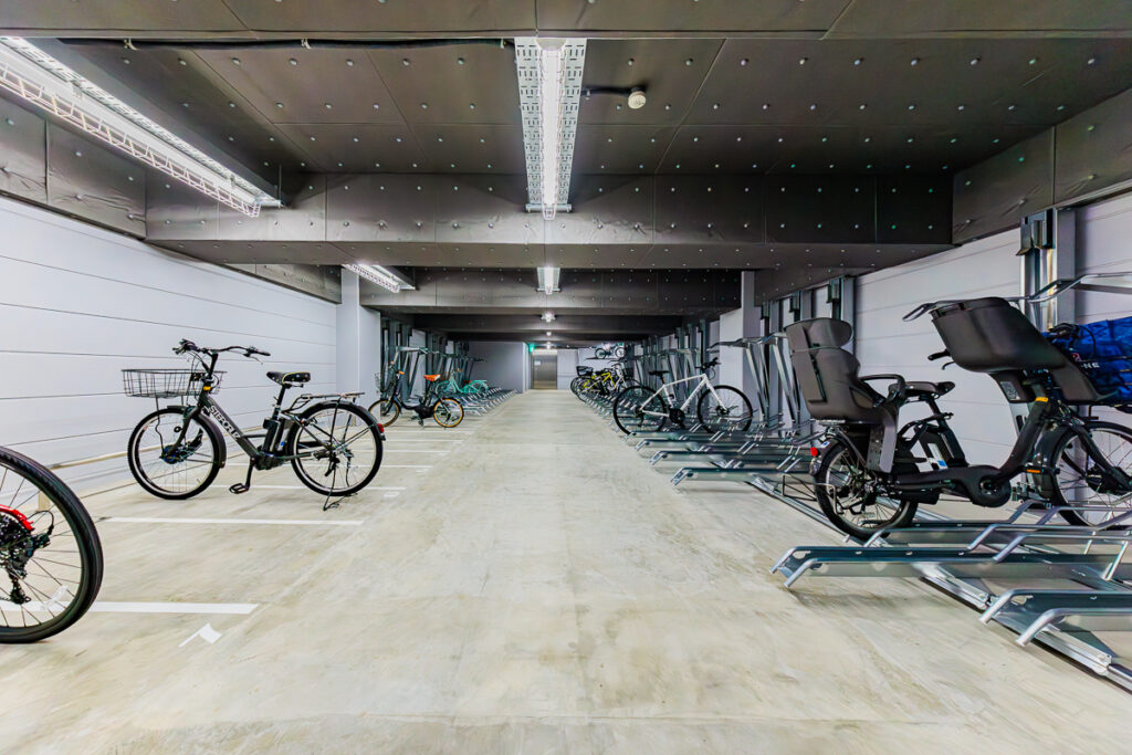 ブランズ千代田富士見の駐輪場｜THE BRIDGE株式会社撮影