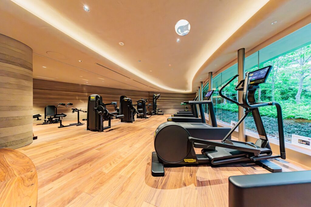 三田ガーデンヒルズのフィットネスルームの写真|THE BRIDGE株式会社撮影