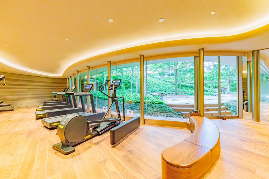 三田ガーデンヒルズのフィットネスルームの写真|THE BRIDGE株式会社撮影
